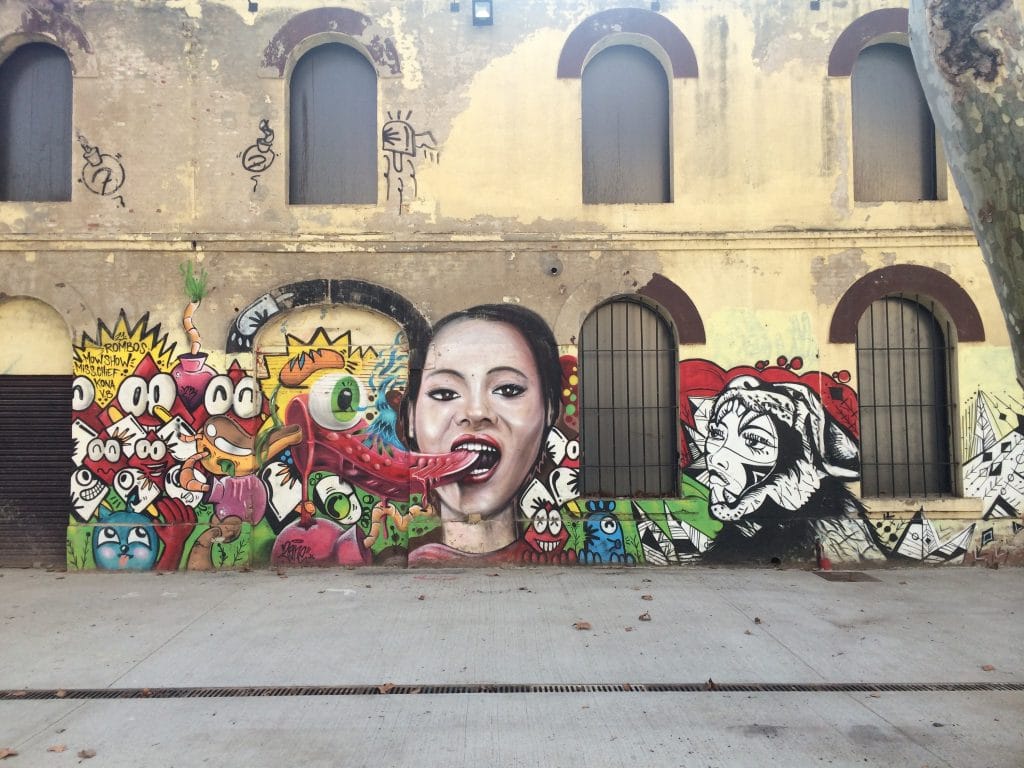free walking tour barcelona street art