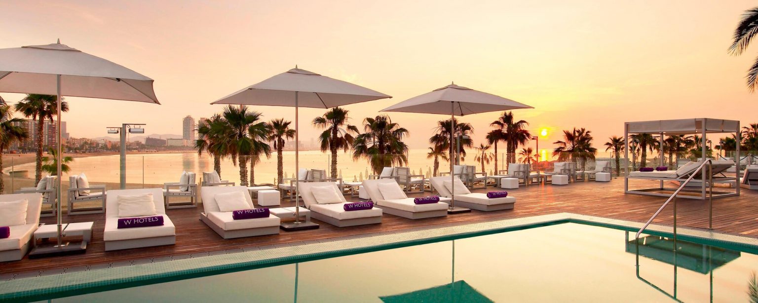 Los mejores rooftops para disfrutar en Barcelona Guía 2022